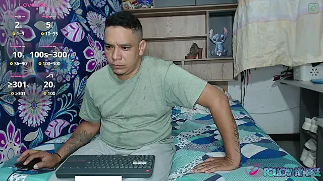 Snapshot of luisafe2025 chatting on 10/10/25, 04:22 luisafe2025 online show from 10/10/25, 04:22