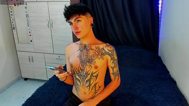 Dark luckyyy online show from 10/23/25, 12:32