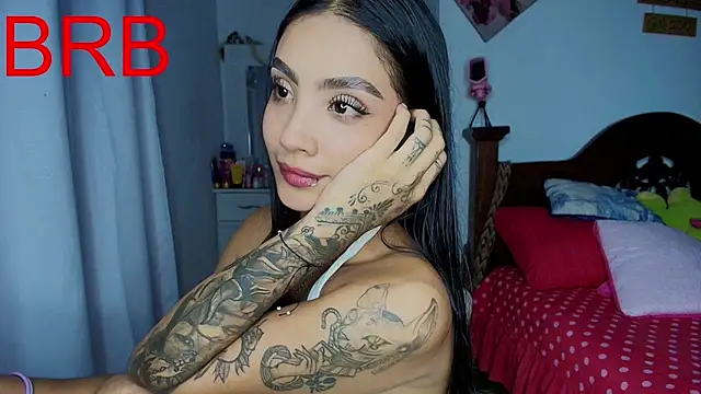 Snapshot of mia_yireth chatting on 11/14/25, 12:20 mia yireth online show from 11/14/25, 12:20