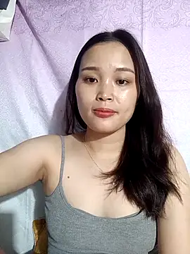 Snapshot of Lili_lovely chatting on 09/20/25, 02:40 Lili lovely online show from 09/20/25, 02:40