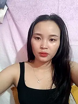 Snapshot of Lili_lovely chatting on 10/26/25, 01:22 Lili lovely online show from 10/26/25, 01:22