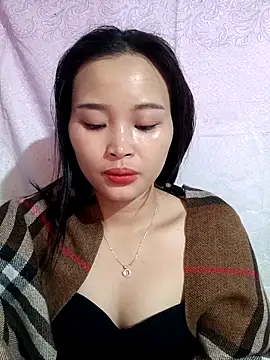 Snapshot of Lili_lovely chatting on 11/15/25, 01:14 Lili lovely online show from 11/15/25, 01:14