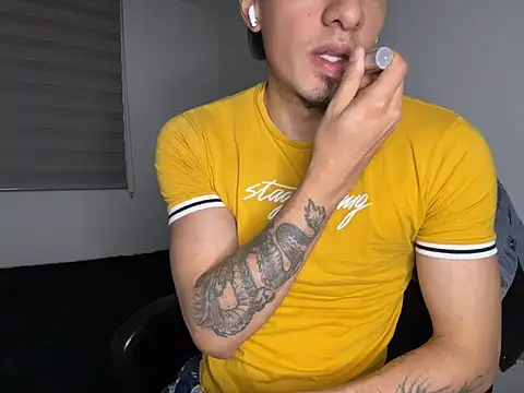 Juliopaspi online show from 04/16/26, 04:02