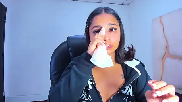 ScarletDoll online show from 11/26/25, 04:57