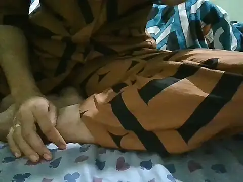 Snapshot of Roshani_hoty chatting on 01/11/26, 04:45 Roshani hoty online show from 01/11/26, 04:45