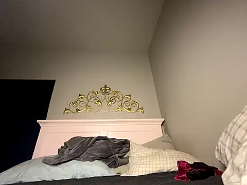 Snapshot of princesslivv chatting on 12/22/25, 12:51 princesslivv online show from 12/22/25, 12:51