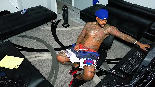 Snapshot of SLANGONDEMHOES chatting on 01/11/26, 08:36 SLANGONDEMHOES online show from 01/11/26, 08:36