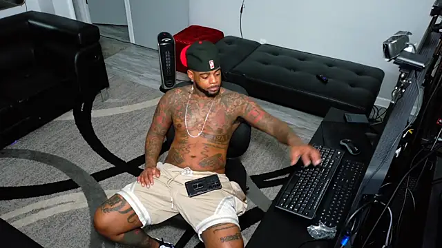 Snapshot of SLANGONDEMHOES chatting on 01/16/26, 10:47 SLANGONDEMHOES online show from 01/16/26, 10:47