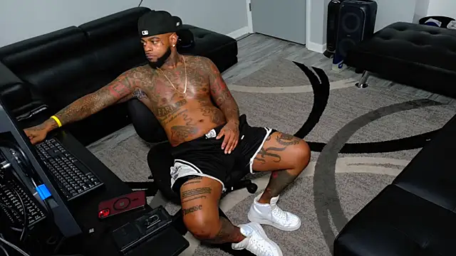 Snapshot of SLANGONDEMHOES chatting on 02/05/26, 10:03 SLANGONDEMHOES online show from 02/05/26, 10:03