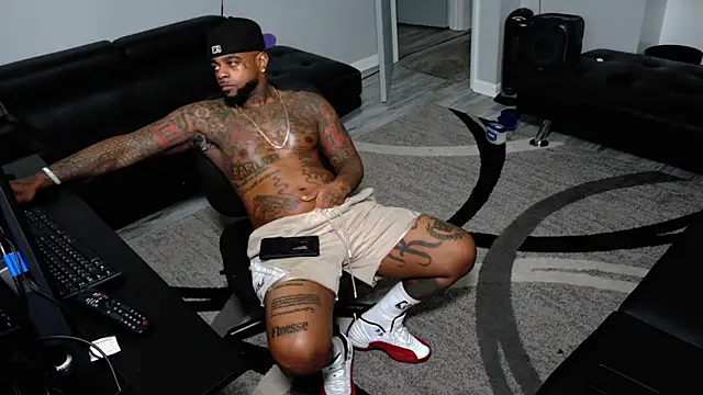 Snapshot of SLANGONDEMHOES chatting on 02/12/26, 06:58 SLANGONDEMHOES online show from 02/12/26, 06:58