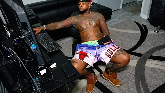 Snapshot of SLANGONDEMHOES chatting on 02/13/26, 02:24 SLANGONDEMHOES online show from 02/13/26, 02:24