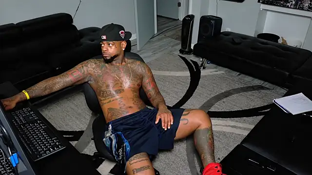 Snapshot of SLANGONDEMHOES chatting on 03/06/26, 02:35 SLANGONDEMHOES online show from 03/06/26, 02:35