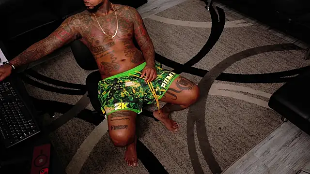 Snapshot of SLANGONDEMHOES chatting on 03/22/26, 11:46 SLANGONDEMHOES online show from 03/22/26, 11:46