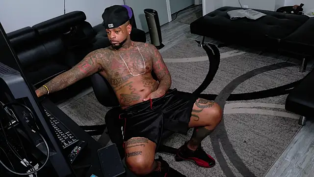 Snapshot of SLANGONDEMHOES chatting on 03/24/26, 10:04 SLANGONDEMHOES online show from 03/24/26, 10:04