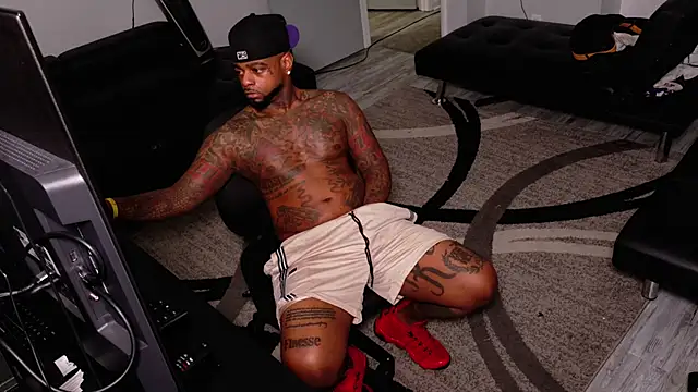 Snapshot of SLANGONDEMHOES chatting on 03/27/26, 04:29 SLANGONDEMHOES online show from 03/27/26, 04:29