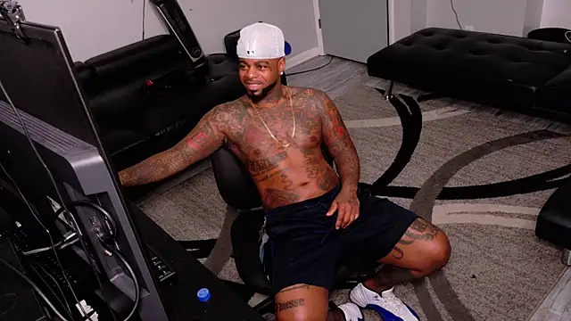 Snapshot of SLANGONDEMHOES chatting on 03/28/26, 05:07 SLANGONDEMHOES online show from 03/28/26, 05:07