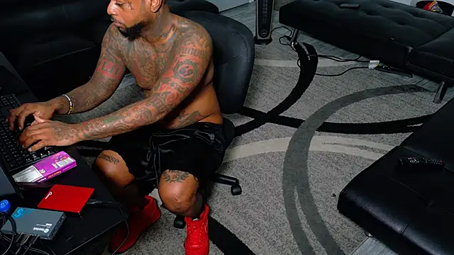 Snapshot of SLANGONDEMHOES chatting on 04/05/26, 07:49 SLANGONDEMHOES online show from 04/05/26, 07:49