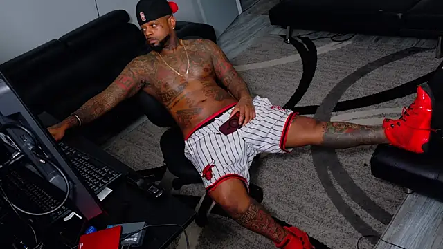 Snapshot of SLANGONDEMHOES chatting on 04/06/26, 06:53 SLANGONDEMHOES online show from 04/06/26, 06:53