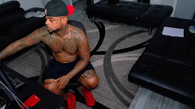 Snapshot of SLANGONDEMHOES chatting on 04/08/26, 12:05 SLANGONDEMHOES online show from 04/08/26, 12:05