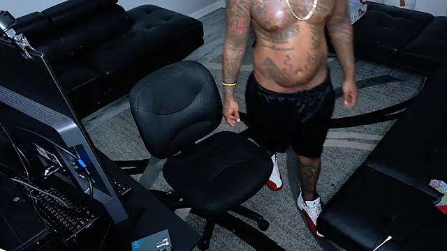 Snapshot of SLANGONDEMHOES chatting on 04/13/26, 05:24 SLANGONDEMHOES online show from 04/13/26, 05:24