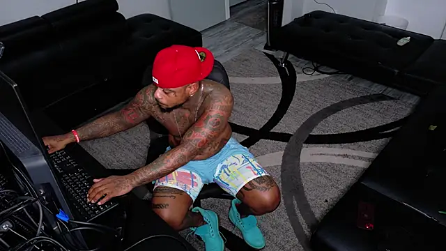 Snapshot of SLANGONDEMHOES chatting on 04/15/26, 01:12 SLANGONDEMHOES online show from 04/15/26, 01:12