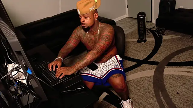 SLANGONDEMHOES online show from 05/11/26, 04:26