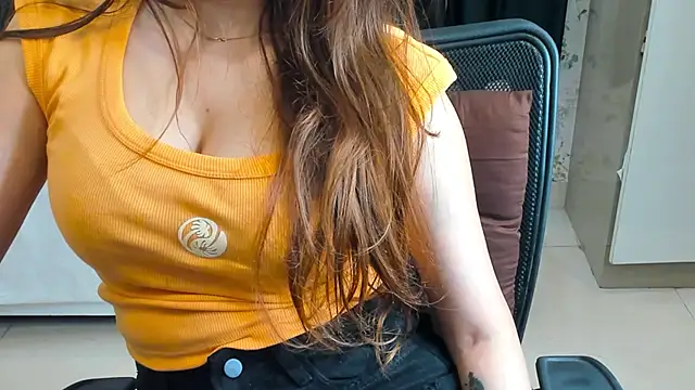 Snapshot of Shawtty_Girl chatting on 10/22/25, 06:29 Shawtty Girl online show from 10/22/25, 06:29