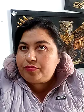 Snapshot of curvy_diva_ chatting on 10/29/25, 01:46 curvy diva online show from 10/29/25, 01:46