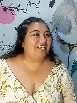 Snapshot of curvy_diva_ chatting on 11/22/25, 11:20 curvy diva online show from 11/22/25, 11:20