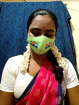 mini-queen online show from 11/11/25, 01:22