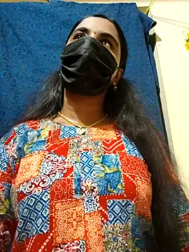 mini-queen online show from 04/19/26, 03:44