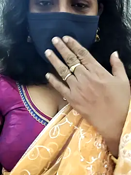 Snapshot of saritha29 chatting on 09/13/25, 05:02 saritha29 online show from 09/13/25, 05:02