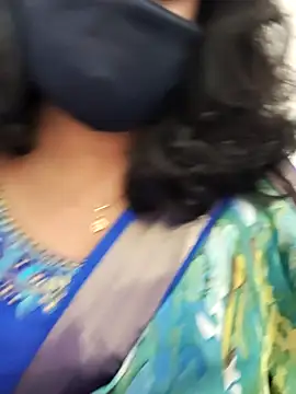 Snapshot of saritha29 chatting on 09/30/25, 04:56 saritha29 online show from 09/30/25, 04:56