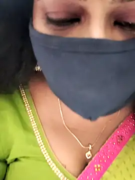 Snapshot of saritha29 chatting on 10/11/25, 07:18 saritha29 online show from 10/11/25, 07:18