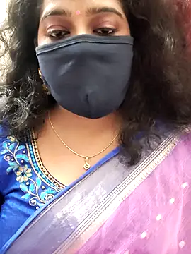 Snapshot of saritha29 chatting on 10/21/25, 04:19 saritha29 online show from 10/21/25, 04:19