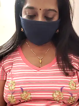 Snapshot of saritha29 chatting on 11/23/25, 05:57 saritha29 online show from 11/23/25, 05:57