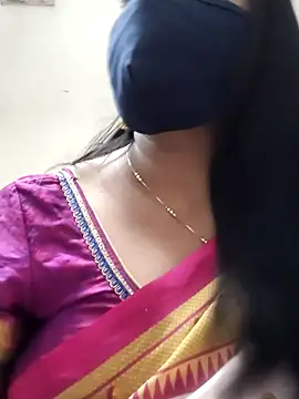 Snapshot of saritha29 chatting on 11/24/25, 05:01 saritha29 online show from 11/24/25, 05:01