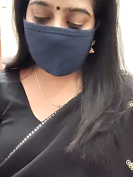 Snapshot of saritha29 chatting on 12/20/25, 04:47 saritha29 online show from 12/20/25, 04:47