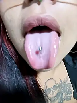 snow belle online show from 09/13/25, 03:06