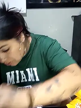 snow belle online show from 11/21/25, 02:54