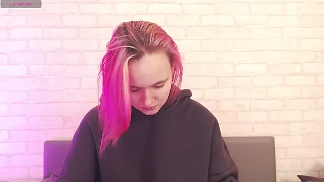 Ericha Stone online show from 11/06/25, 08:15