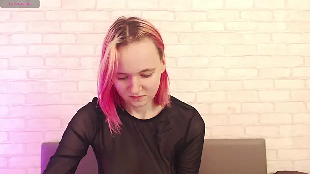 Ericha Stone online show from 11/11/25, 01:27