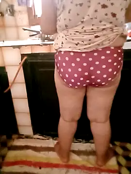 Snapshot of Mayamimi chatting on 09/17/25, 12:40 Mayamimi online show from 09/17/25, 12:40