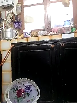 Snapshot of Mayamimi chatting on 10/31/25, 07:42 Mayamimi online show from 10/31/25, 07:42