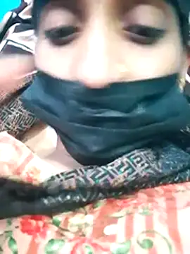 Pahadi couple online show from 10/16/25, 04:41