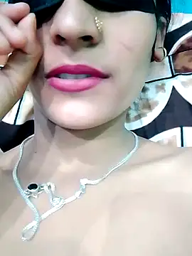 Pahadi couple online show from 10/17/25, 04:48