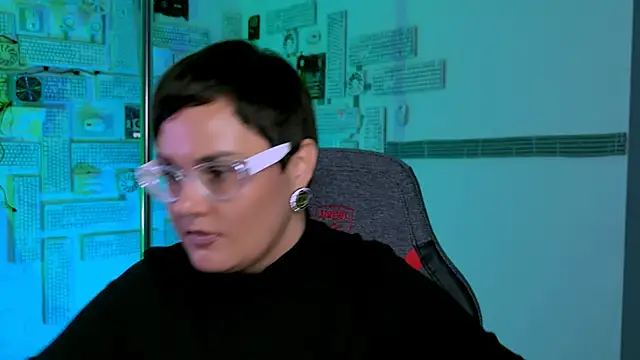 Snapshot of LauraDavidsons chatting on 09/28/25, 04:12 LauraDavidsons online show from 09/28/25, 04:12