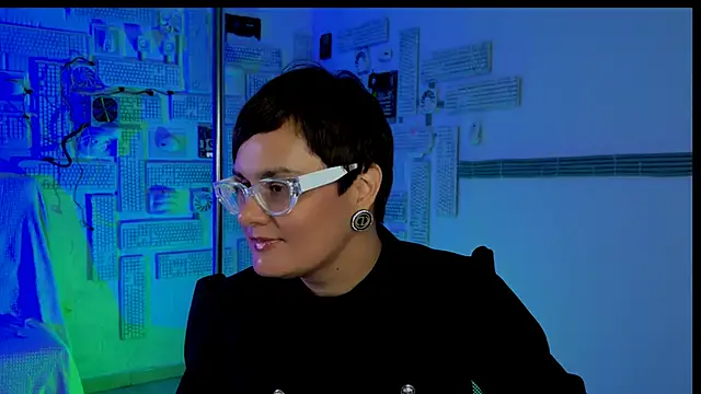 Snapshot of LauraDavidsons chatting on 10/05/25, 04:05 LauraDavidsons online show from 10/05/25, 04:05