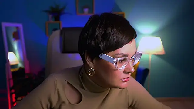 Snapshot of LauraDavidsons chatting on 10/19/25, 04:29 LauraDavidsons online show from 10/19/25, 04:29