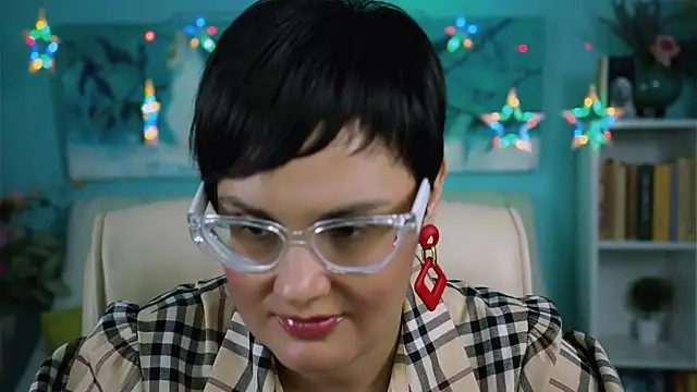 Snapshot of LauraDavidsons chatting on 11/05/25, 04:07 LauraDavidsons online show from 11/05/25, 04:07